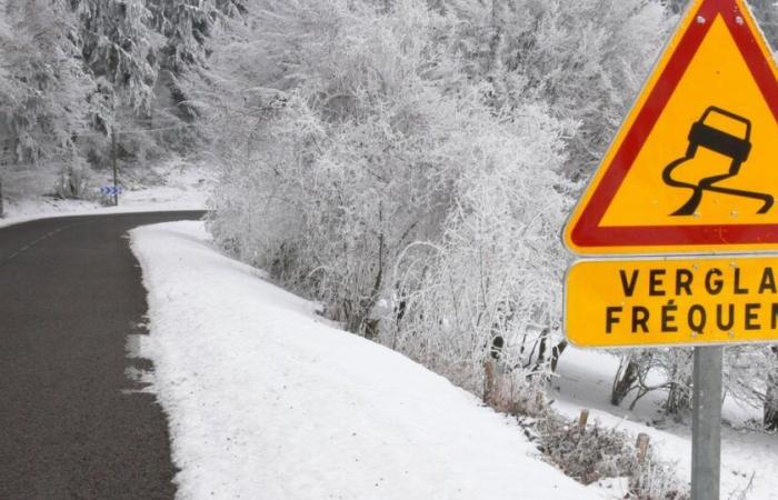 Vier Abteilungen in orangefarbener Schnee-Eis-Alarm