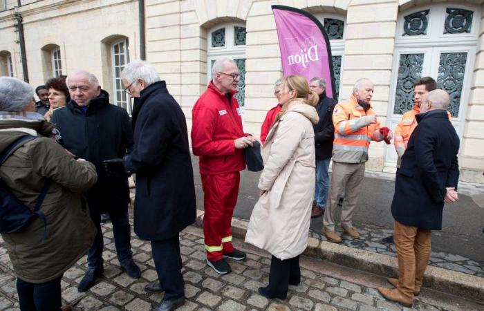 DIJON: Eine Schweigeminute zum Gedenken an die Opfer des Zyklons Chido in Mayotte