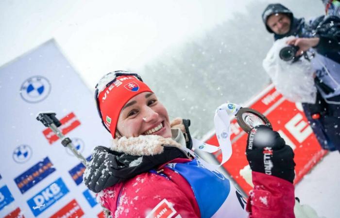 Biathlon | Le Grand-Bornand: Im Massenstart mit knapper Not geschlagen, sorgt Jeanne Richard im Ausland für Aufsehen, während Paulina Batovska Fialkova von ihrem Ende des Rennens erzählt | Nordic Mag | Nr. 1 Biathlon