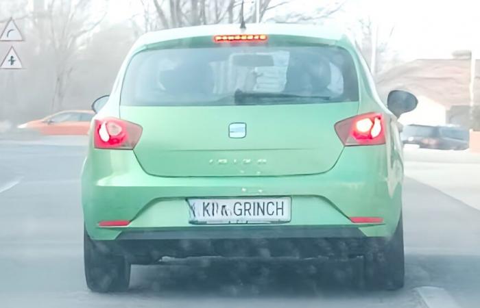 Diesmal stiehlt er Weihnachten nicht, sondern fährt ein grünes Auto!