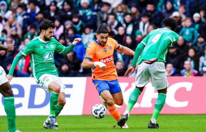 Maupay teilt ein Cazarre-Lied, um ASSE zu beruhigen