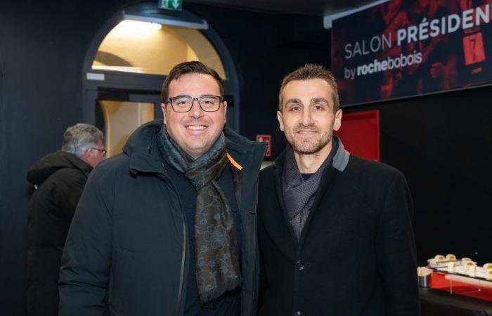 Die LOU Rugby VIP-Tribünen – Toulouse. Tolle Abendstimmung in Gerland –