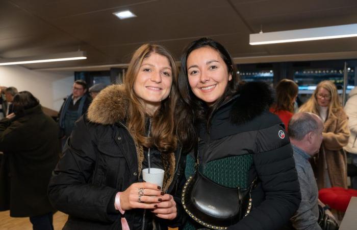 Die LOU Rugby VIP-Tribünen – Toulouse. Tolle Abendstimmung in Gerland –