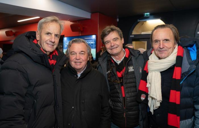 Die LOU Rugby VIP-Tribünen – Toulouse. Tolle Abendstimmung in Gerland –