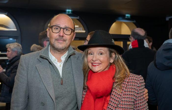 Die LOU Rugby VIP-Tribünen – Toulouse. Tolle Abendstimmung in Gerland –