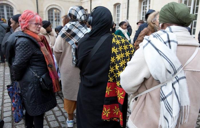 DIJON: Eine Schweigeminute zum Gedenken an die Opfer des Zyklons Chido in Mayotte