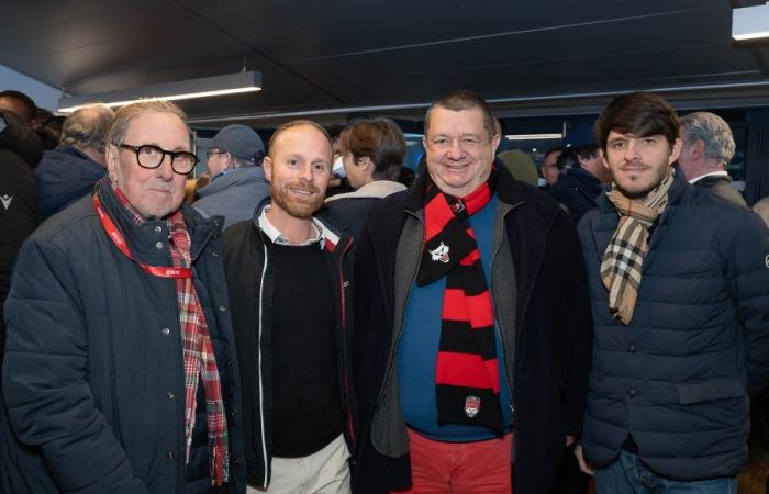 Die LOU Rugby VIP-Tribünen – Toulouse. Tolle Abendstimmung in Gerland –