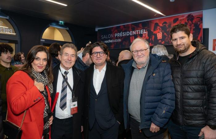 Die LOU Rugby VIP-Tribünen – Toulouse. Tolle Abendstimmung in Gerland –