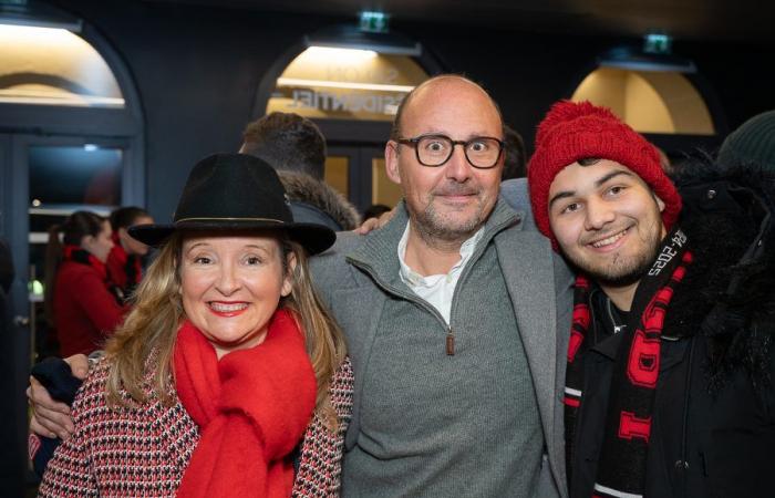 Die LOU Rugby VIP-Tribünen – Toulouse. Tolle Abendstimmung in Gerland –