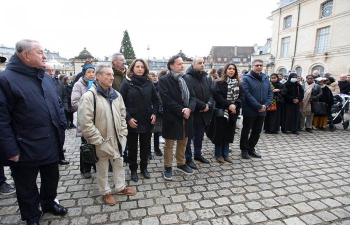 DIJON: Eine Schweigeminute zum Gedenken an die Opfer des Zyklons Chido in Mayotte