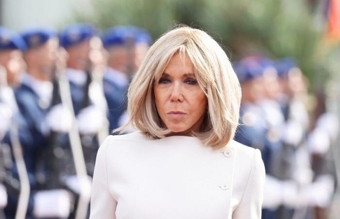 Brigitte Macron: „Begraben am 24. Dezember“, dieses schreckliche Weihnachtsfest, das vom Tod ihres Ex-Mannes und Vaters ihrer Kinder geprägt war