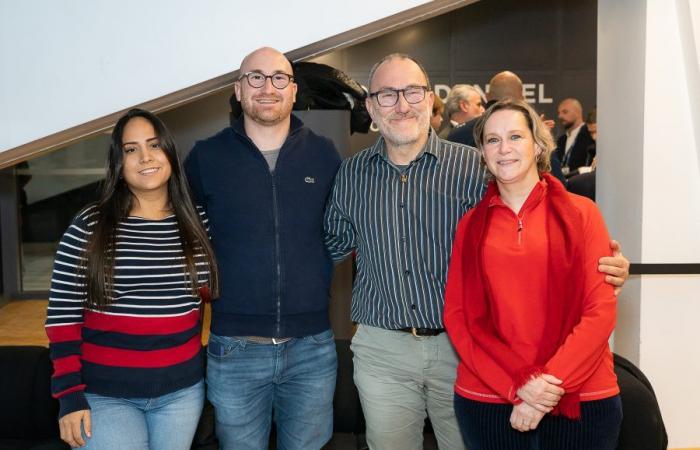 Die LOU Rugby VIP-Tribünen – Toulouse. Tolle Abendstimmung in Gerland –