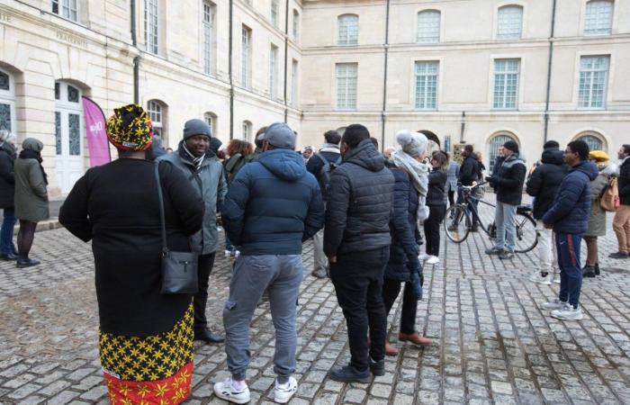 DIJON: Eine Schweigeminute zum Gedenken an die Opfer des Zyklons Chido in Mayotte