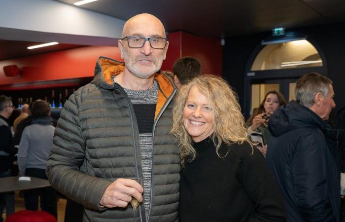 Die LOU Rugby VIP-Tribünen – Toulouse. Tolle Abendstimmung in Gerland –