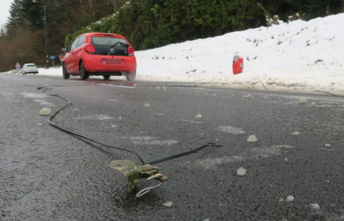 An verschiedenen Stellen im Departement fallen Kabel und Bäume auf die Fahrbahn