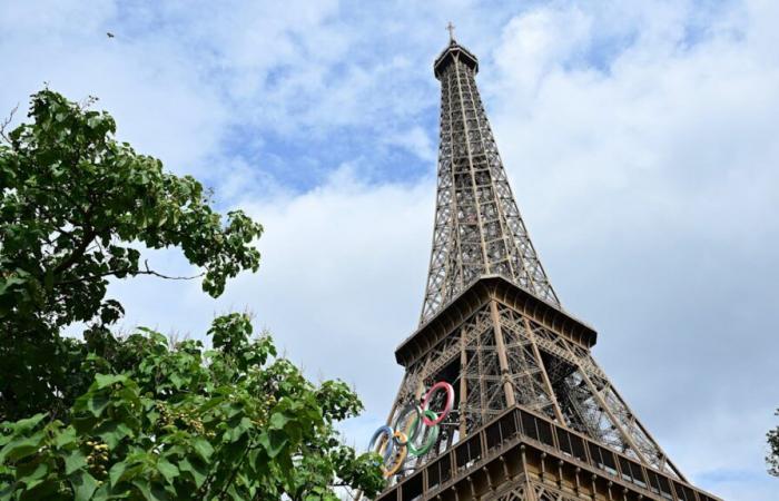 Paris: Feuer im Eiffelturm! 1200 Menschen evakuiert | News