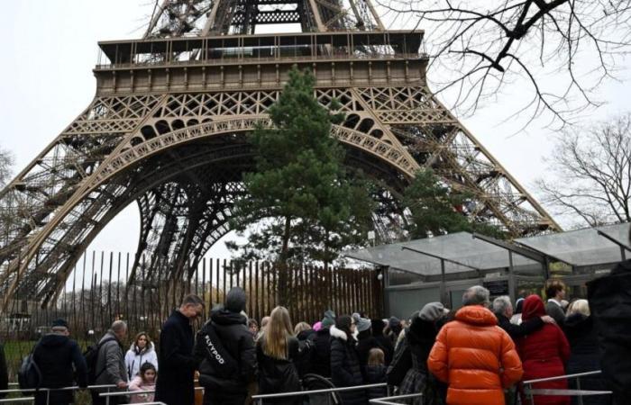 Eiffelturm nach Brand in berühmtem Gebäude evakuiert | Nachrichtenwelt