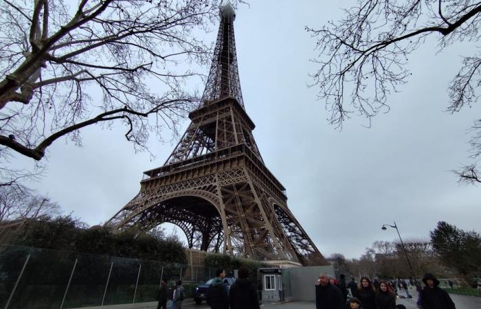 Der Eiffelturm wurde aufgrund eines Kurzschlusses in einem Aufzug evakuiert