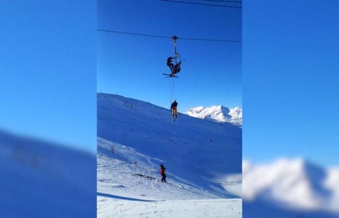 „Alles geschlossen, aussteigen!“: 240 Skifahrer sind aufgrund einer Panne in einem Sessellift in den Hautes-Alpes gestrandet