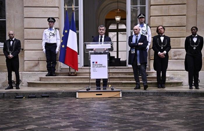 Die Bayrou-Regierung tritt ihr Amt an, neue Zensurgefahr