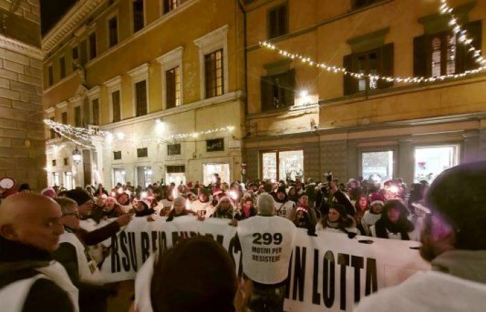 SIENA, FACKELPROZESS UND FLASHMOB VON BEKO-ARBEITERN