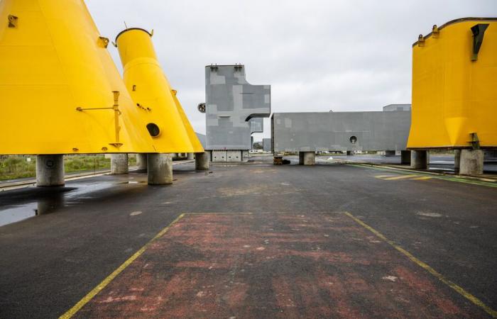 Was ist diese seltsame, pyramidenförmige Windkraftanlage, die im Hafen von Brest im Bau ist?