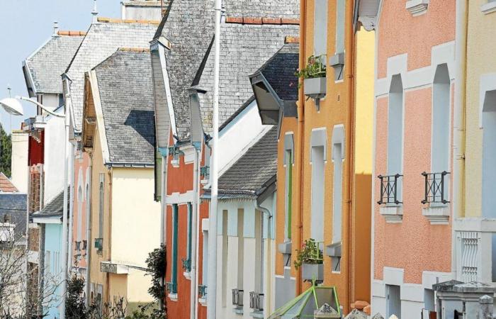 Leuchttürme, Herrenhäuser, von Architekten entworfene Häuser … In Lorient verkauft er außergewöhnliche Immobilien