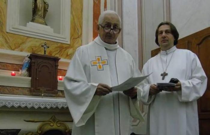 SCHÖN: Lesung der Weihnachtsmesse in Nissart in der Kapelle Notre Dame du Bon Voyage