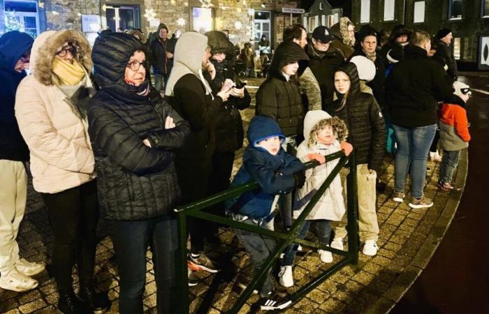 Der Weihnachtsumzug der Bauern lockt Tausende Menschen in diese Stadt im Cotentin