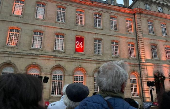 Welche Überraschung war in der letzten Schachtel des riesigen Caen-Kalenders versteckt?