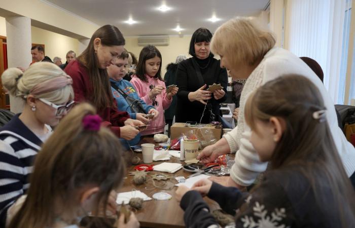 In der Ukraine bringen Exilanten Bachmut zurück in die Weihnachtszeit