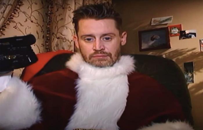 Macaulay Culkin ist der Weihnachtsmann für Kim Kardashians Musikvideo „Santa Baby“.