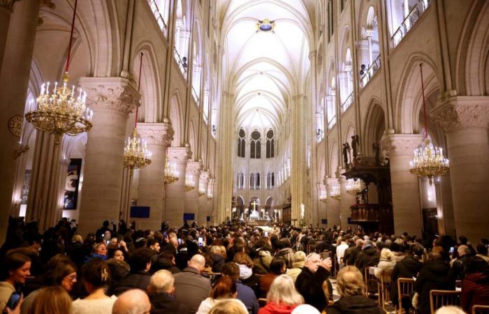 Notre-Dame de Paris feierte seine erste Mitternachtsmesse seit dem Brand 2019