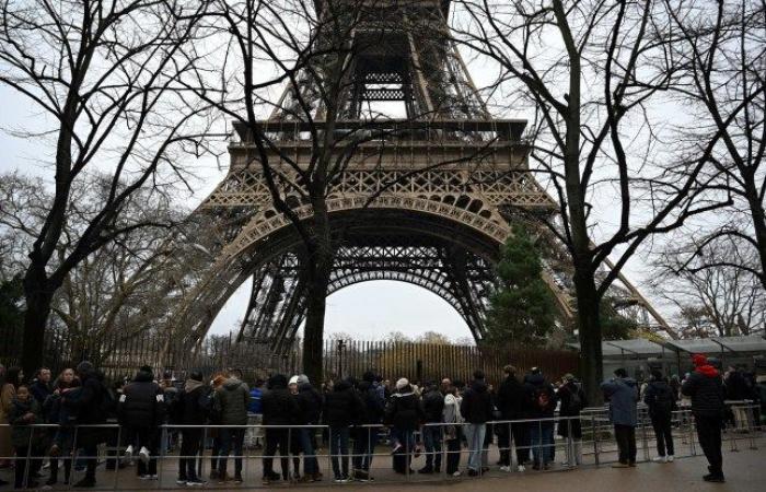 Eiffelturm nach Brand in berühmtem Gebäude evakuiert | Nachrichtenwelt