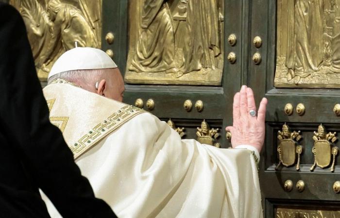 Papst Franziskus feiert Weihnachten und eröffnet das Jubiläum 2025, das „Heilige Jahr“, in Rom