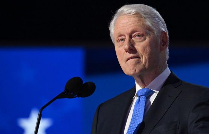 Der frühere Präsident Bill Clinton wurde mit Fieber ins Krankenhaus eingeliefert