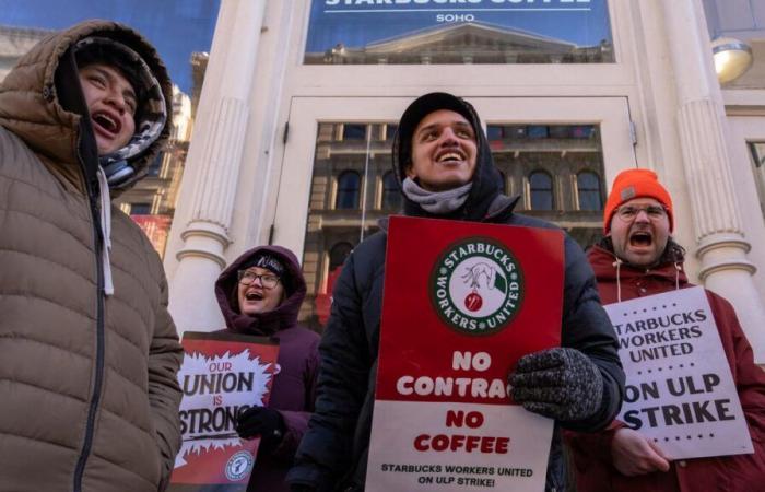 Warum Starbucks-Arbeiter in den Vereinigten Staaten streiken und Dutzende Geschäfte dazu zwingen, ihre Türen zu schließen