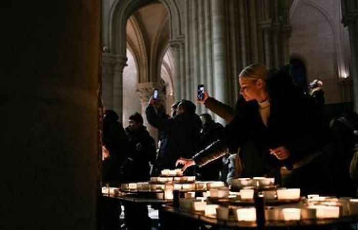 IN BILDERN. Tausende Menschen versammelten sich in Notre-Dame de Paris zu den ersten Weihnachtsmessen seit der Wiedereröffnung der Kathedrale