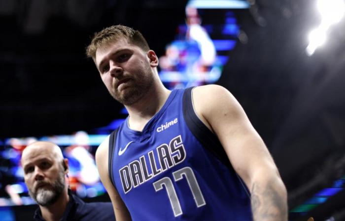 Mavericks-Star Luka Dončić verlässt die Weihnachtsniederlage gegen Timberwolves aufgrund einer Verletzung an der linken Wade vorzeitig