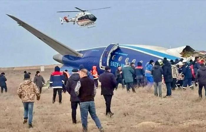 32 Überlebende, 35 Vermisste bei Flugzeugabsturz in Kasachstan [Vidéos]