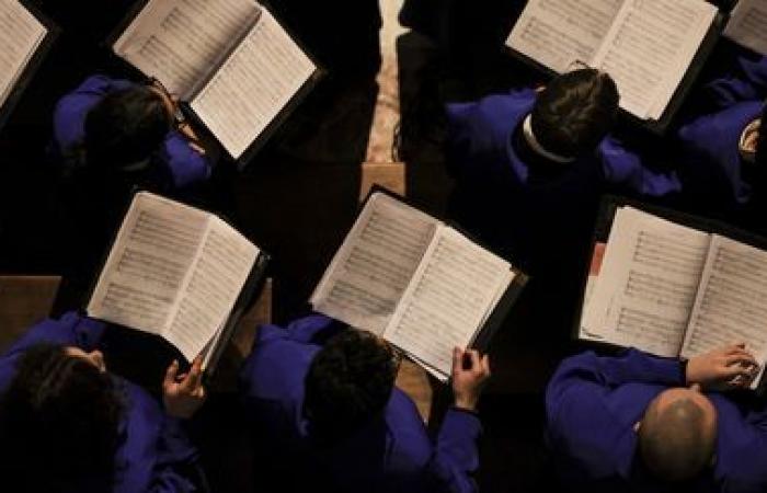 IN BILDERN. Tausende Menschen versammelten sich in Notre-Dame de Paris zu den ersten Weihnachtsmessen seit der Wiedereröffnung der Kathedrale