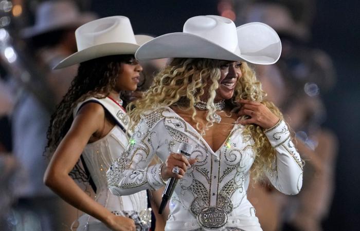 Beyoncé spielt „Cowboy Carter“ während der NFL-Halbzeitshow am Weihnachtstag