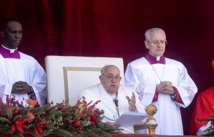 Papst Franziskus fordert in seiner Weihnachtsansprache alle Nationen auf, „den Waffenlärm zum Schweigen zu bringen“.