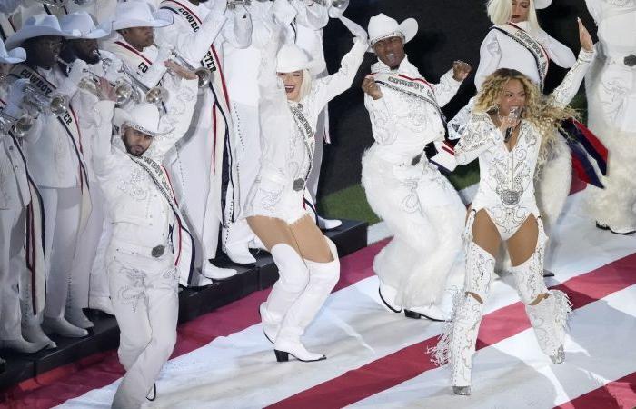 Beyoncé verwandelt die NFL Christmas Halftime Show in eine „Cowboy Carter“-Party mit Post Malone-Auftritt