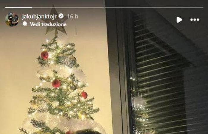 Von Janktos Kuss bis zu den Schüssen unter dem Baum: Die Weihnachtsgrüße der Fußballer – Fußball