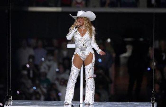 Beyoncé spielt während der NFL-Halbzeitshow ein „Cowboy Carter“-Medley