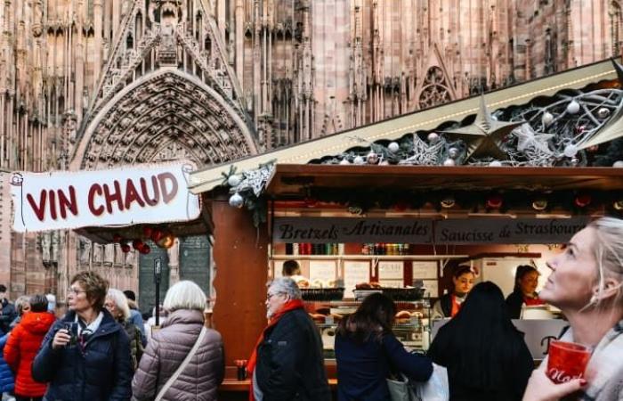 Die einzigartige Eröffnung des Weihnachtsmarktes am 25. Dezember begeistert die Besucher