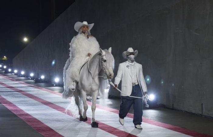 Beyoncé gab während der Halbzeit des Weihnachtsspiels der American-Football-Liga ein Minikonzert, das „bald“ wieder auf Netflix zu sehen sein wird