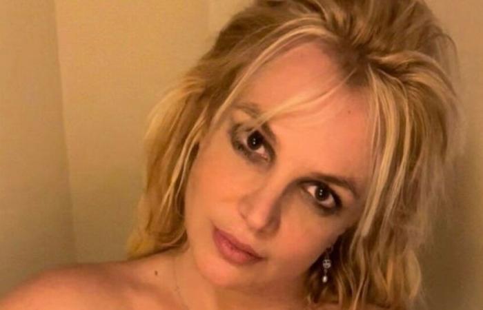 „Sie haben mich ruiniert, ich träume davon, demjenigen ins Gesicht zu spucken, der mir das angetan hat“: Britney Spears’ Ausbruch in der Weihnachtsnacht. Dann alles löschen