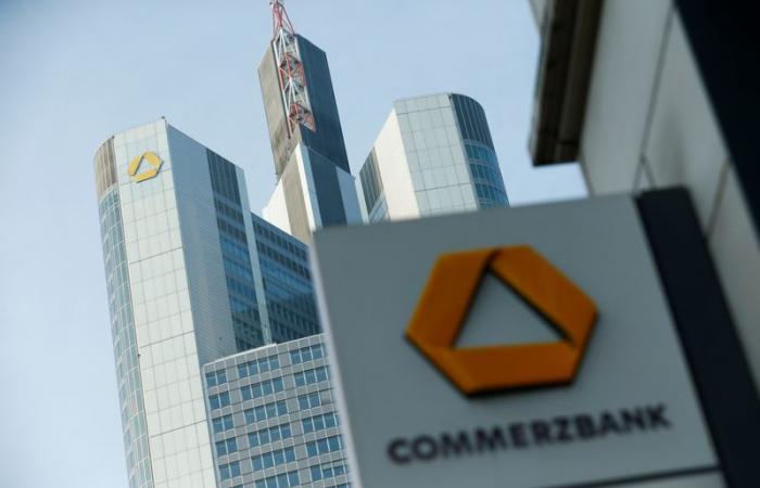 Der Vorstandsvorsitzende der Commerzbank – 15.000 Arbeitsplätze drohen bei einer Übernahme durch Unicredit verloren zu gehen